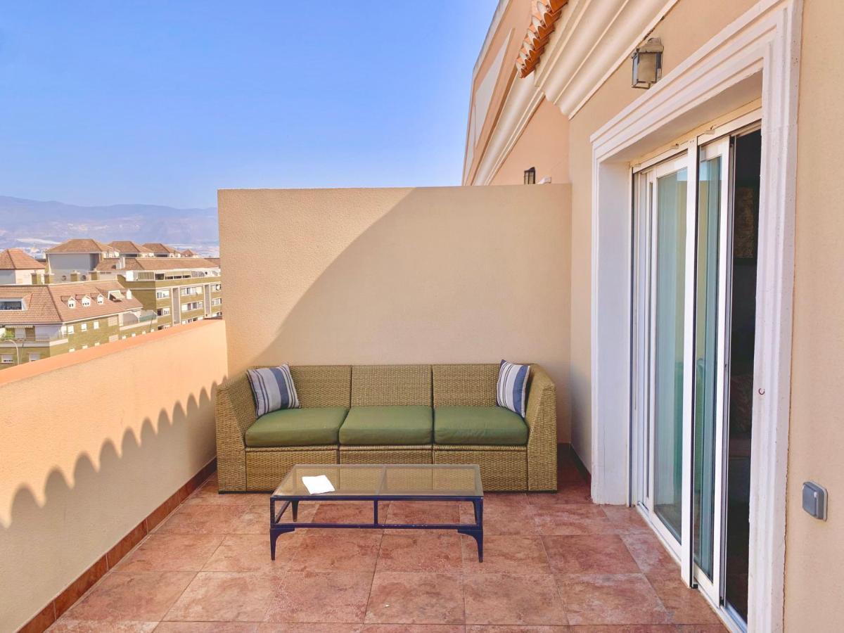 Atico Deluxe Entre Centro Y Playa Salinas Con Terraza, Wifi, Piscina Climatizada, Gym, Sauna Y Garaje -Smart Tv Roquetas de Mar Zewnętrze zdjęcie